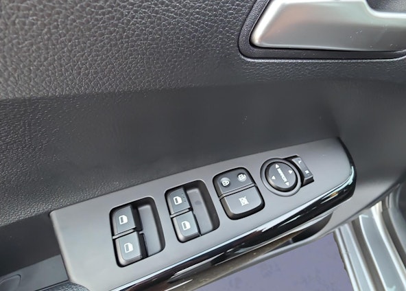 Vehicle image 12 Vehicle image 12