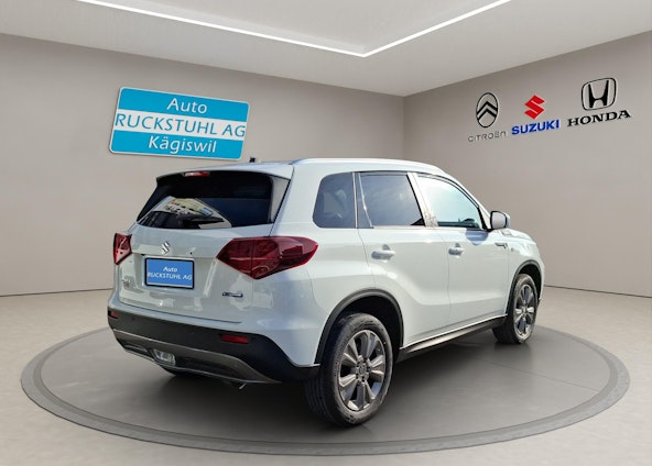 Vehicle image 3 Vehicle image 3