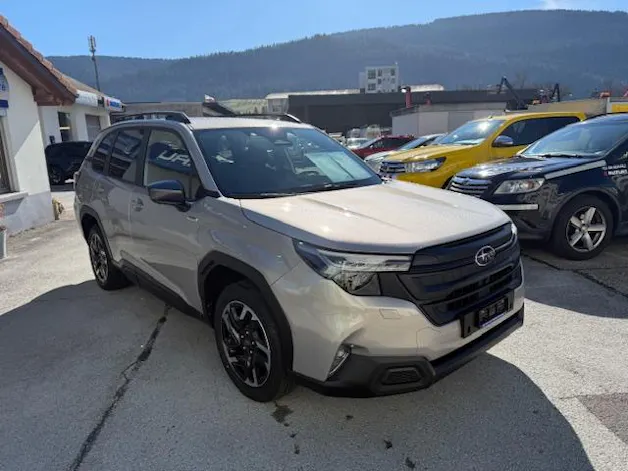Subaru Forester Station 2.0i e-Boxer Swiss Plus