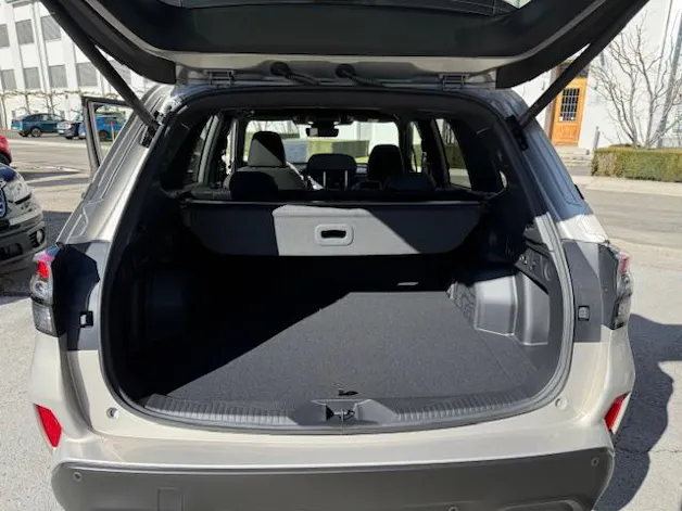 Subaru Forester Station 2.0i e-Boxer Swiss Plus