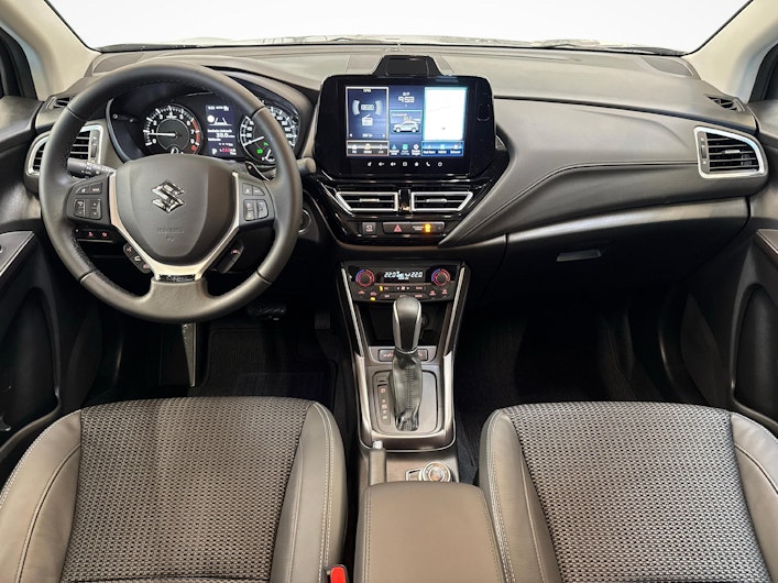 Vehicle image SUZUKI S-CROSS