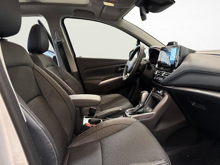 Vehicle image SUZUKI S-CROSS