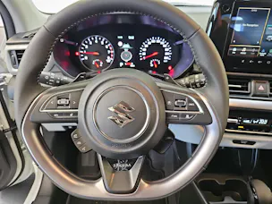 Suzuki Swift 1.2 Sakura Top Hybrid