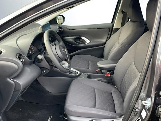 Vehicle image 4 Vehicle image 4