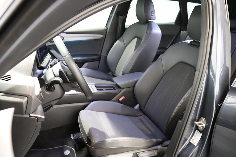 Vehicle image CUPRA LEON