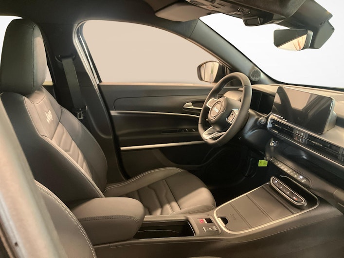 Vehicle image JEEP AVENGER