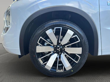 MITSUBISHI OUTLANDER 10