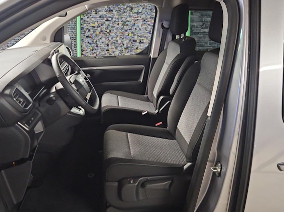 Vehicle image 7 Vehicle image 7