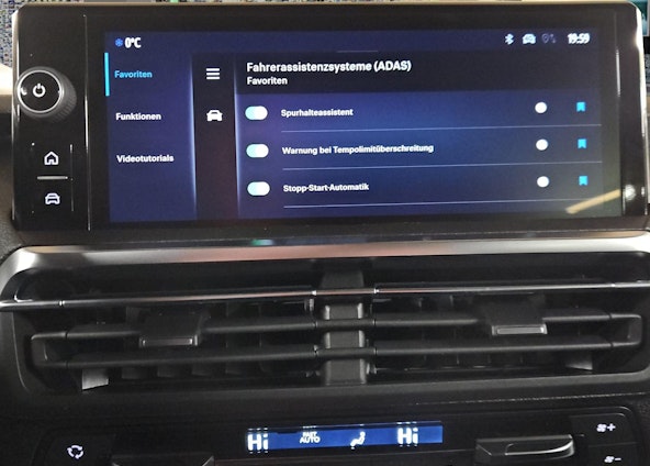 Vehicle image 16 Vehicle image 16