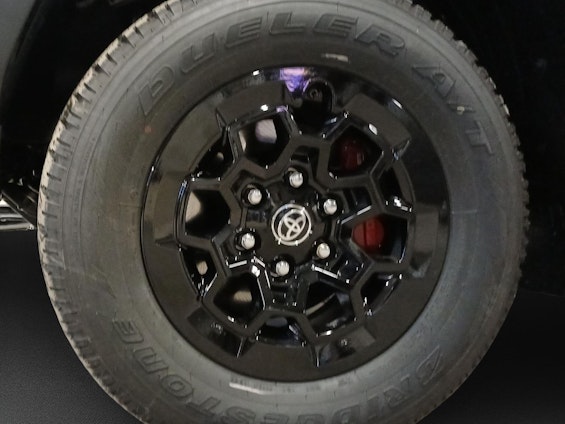 Vehicle image 4 Vehicle image 4