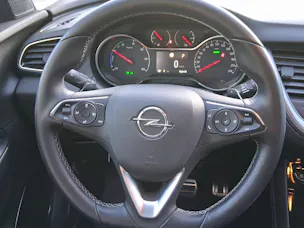 Opel Grandland X 1.6 Hybrid4 Ultimate Automatik