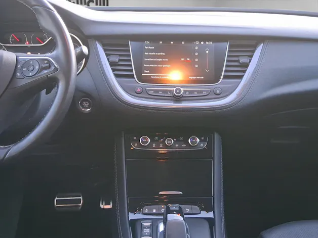 Opel Grandland X 1.6 Hybrid4 Ultimate Automatik
