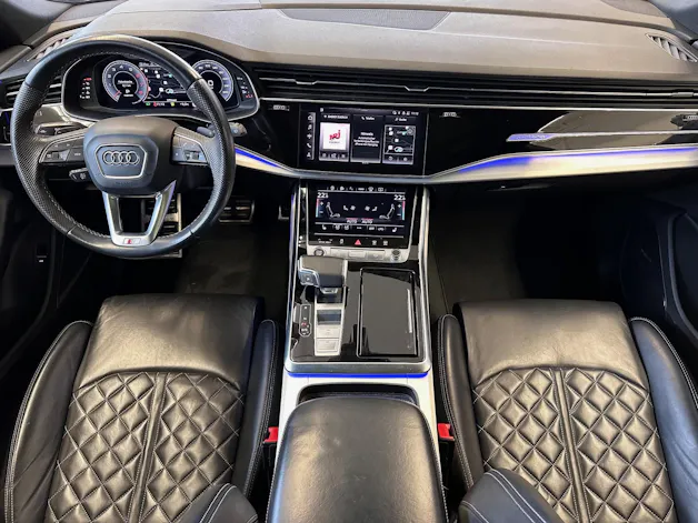 Audi Q8 55 TFSI quattro tiptronic