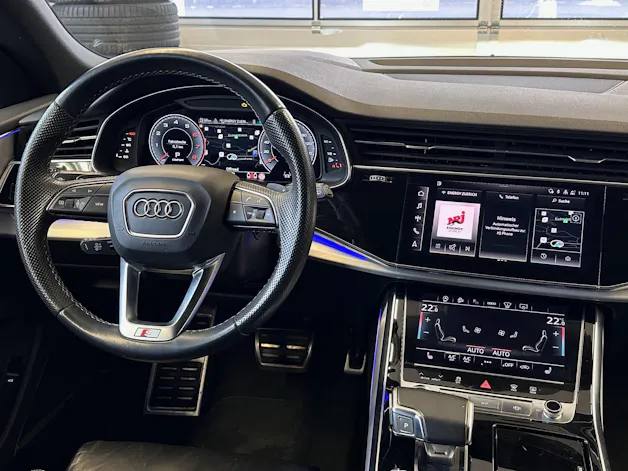 Audi Q8 55 TFSI quattro tiptronic