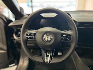 Alfa Romeo Junior 1.2 48V Hybrid Speciale + Pack Tech