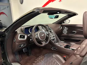 Aston Martin DB11 V8 Volante Touchtronic 3