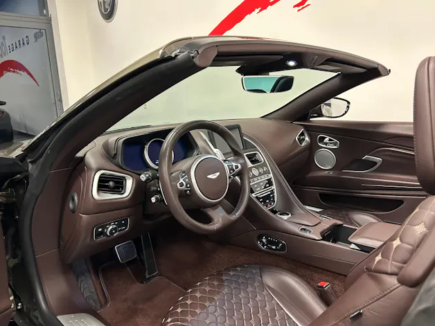 Aston Martin DB11 V8 Volante Touchtronic 3