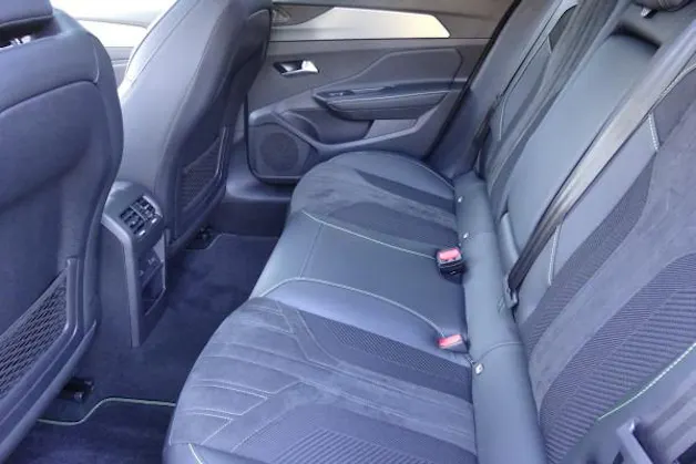 Peugeot 408 1.6 PHEV 180 GT