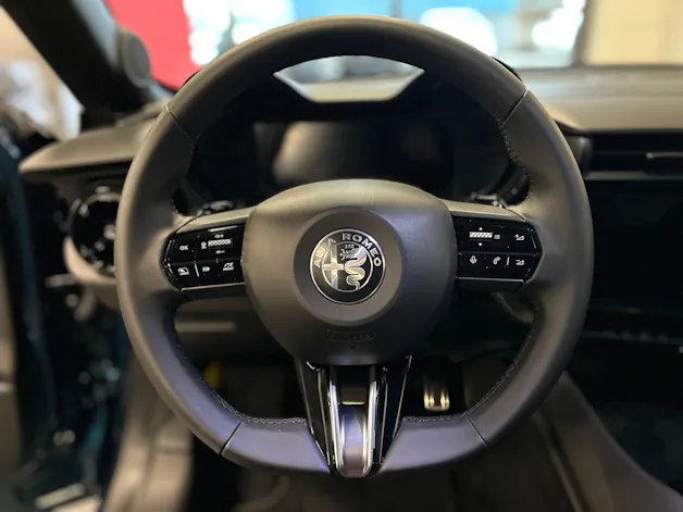 Alfa Romeo Junior 1.2 Ibrida Q4