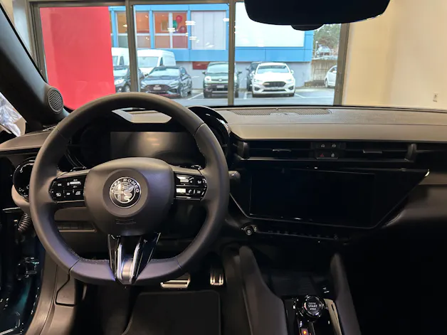 Alfa Romeo Junior 1.2 Ibrida Q4