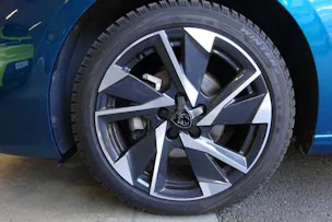 Peugeot 308 1.2 Allure EAT8