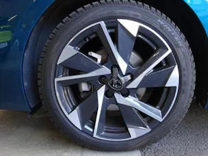 Peugeot 308 1.2 Allure EAT8