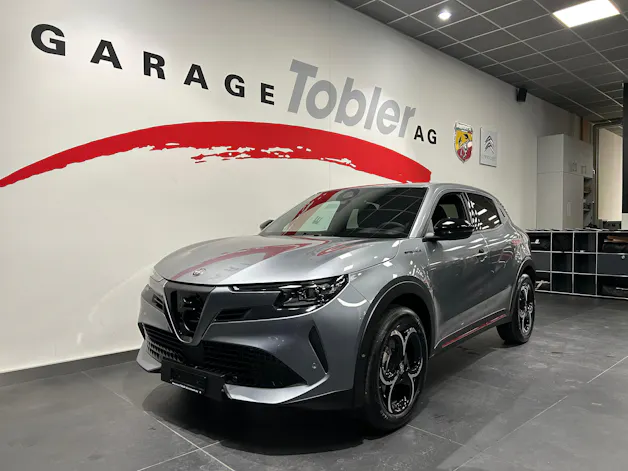 Alfa Romeo Junior 1.2 48V Hybrid Speciale + Pack Tech