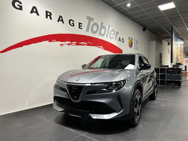 Alfa Romeo Junior 1.2 48V Hybrid Speciale + Pack Tech