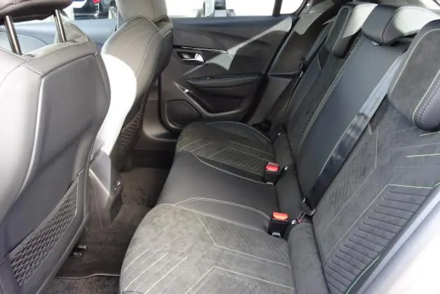 Peugeot 208 1.2 MHEV 110 GT