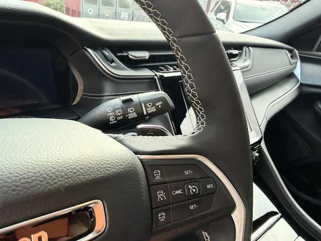 Jeep GRAND CHEROKEE 3.6-V6 4x4 5 Plätzer