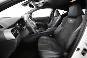 Vehicle image TOYOTA C-HR 2.0 VVTi HSD GR Sport