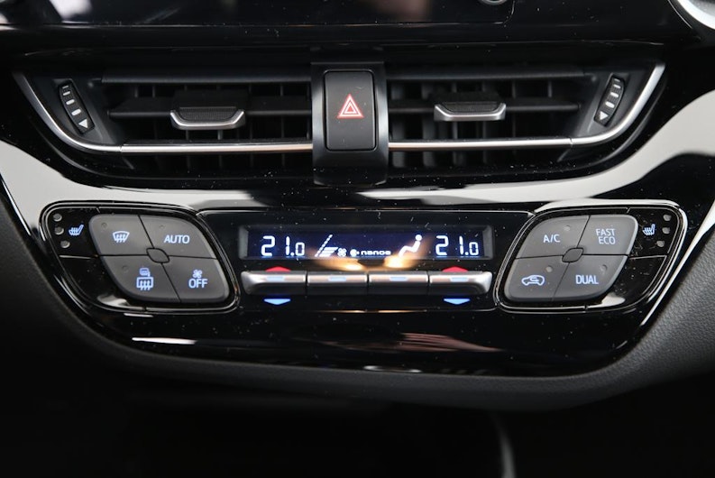 Vehicle image TOYOTA C-HR