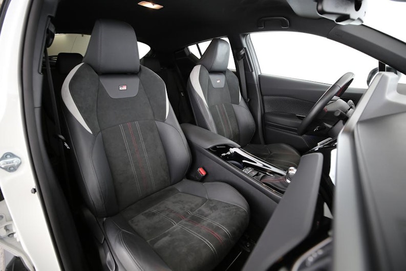 Vehicle image TOYOTA C-HR