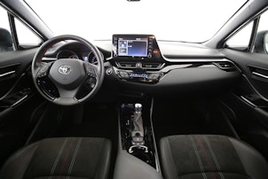 Vehicle image TOYOTA C-HR 2.0 VVTi HSD GR Sport