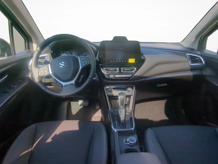 Fahrzeugbild SUZUKI S-CROSS
