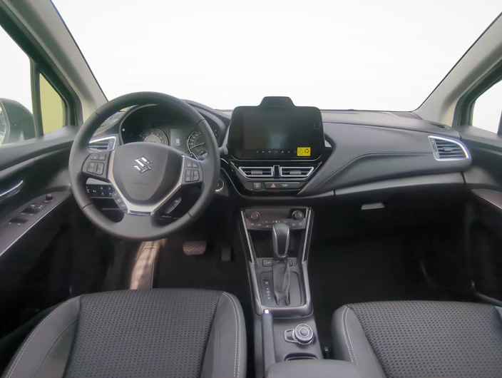 Fahrzeugbild SUZUKI S-CROSS