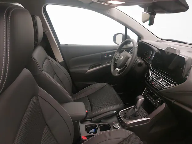 Suzuki S-Cross 1.4 T Sakura Top Hybrid 4x4 / 1.99% Leasing