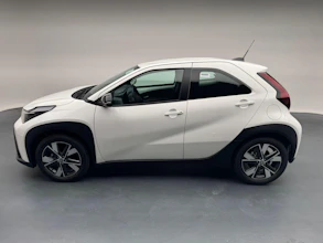https://vehicle.imgix.net/4159144/eb8d59a5-4915-4fd8-b0a7-d723f527e185.jpg
