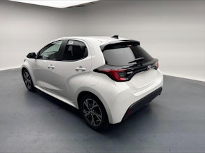 Fahrzeugbild TOYOTA Yaris 1.5 VVT-i HSD Trend