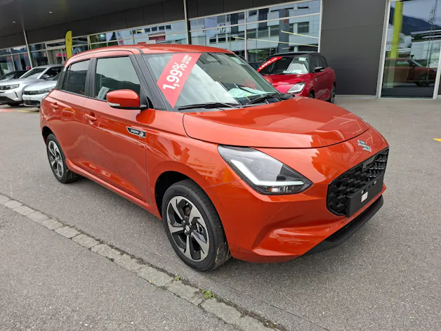 Suzuki Swift 1.2 Sakura Top Hybrid 4x4 / 1.99% Leasing