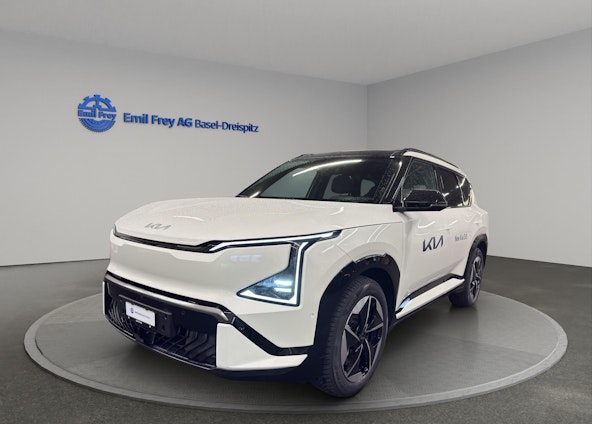 First vehicle image First vehicle image