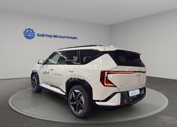 Vehicle image 2 Vehicle image 2