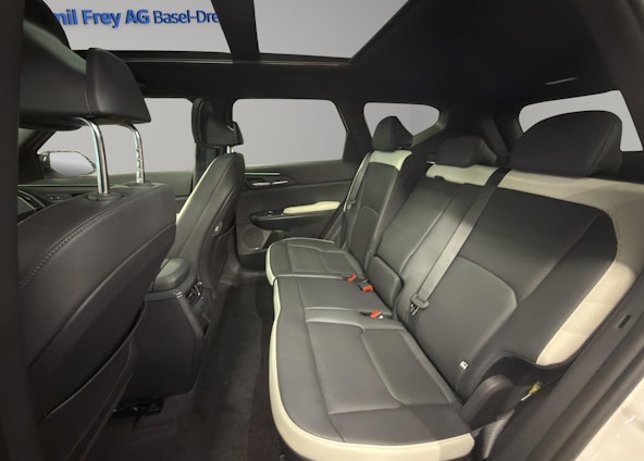 Vehicle image 9 Vehicle image 9