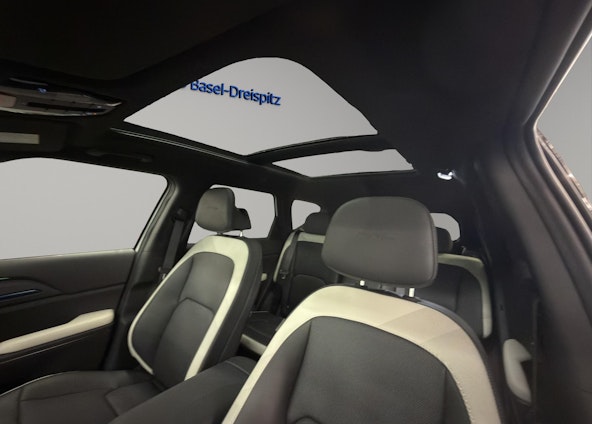 Vehicle image 8 Vehicle image 8