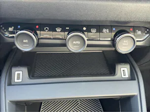Citroën C4 1.2 Hybrid 145 Max