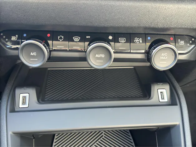 Citroën C4 1.2 Hybrid 145 Max