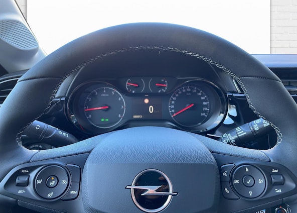 Vehicle image 4 Vehicle image 4