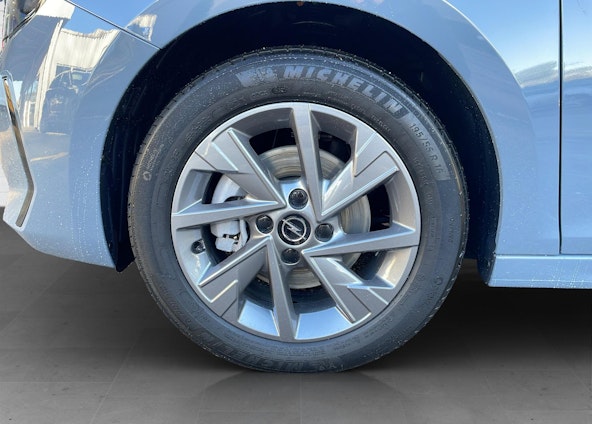 Vehicle image 8 Vehicle image 8