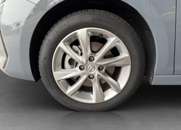 Vehicle image 9 Vehicle image 9