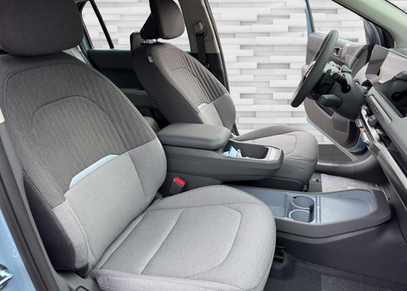 Vehicle image 6 Vehicle image 6